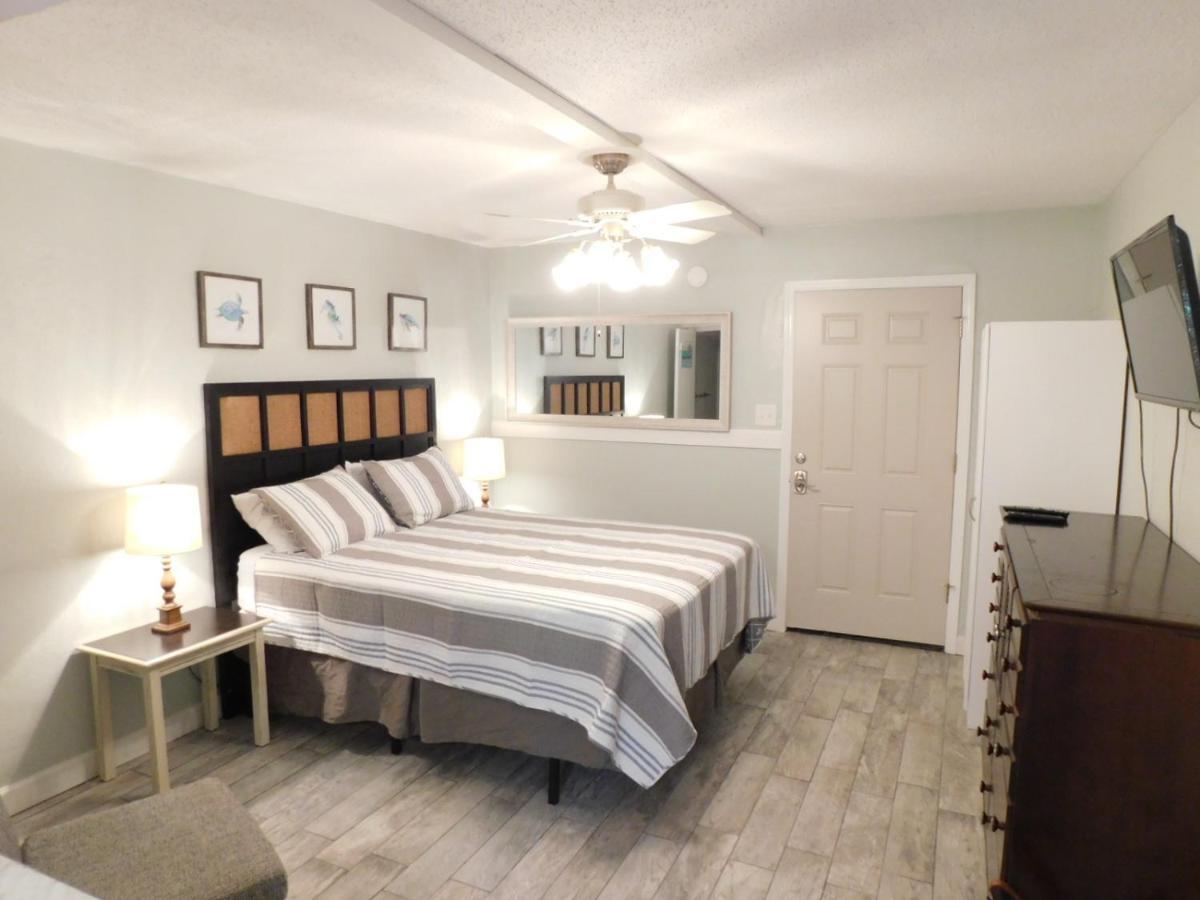 Budget Friendly Condo Perfect For A Romantic Getaway Within Walking Distance To The Beach! กัลฟ์ชอร์ส ภายนอก รูปภาพ