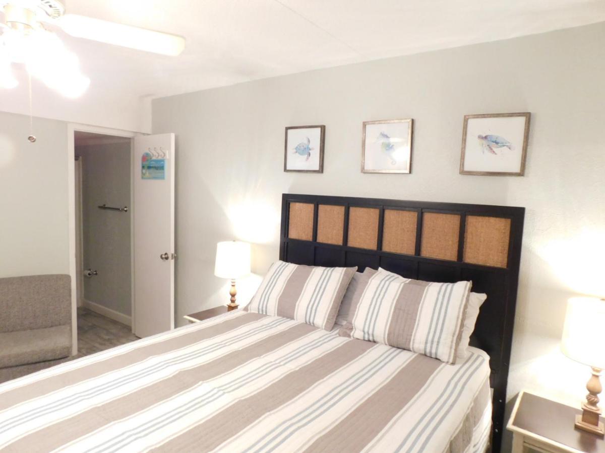 Budget Friendly Condo Perfect For A Romantic Getaway Within Walking Distance To The Beach! กัลฟ์ชอร์ส ภายนอก รูปภาพ